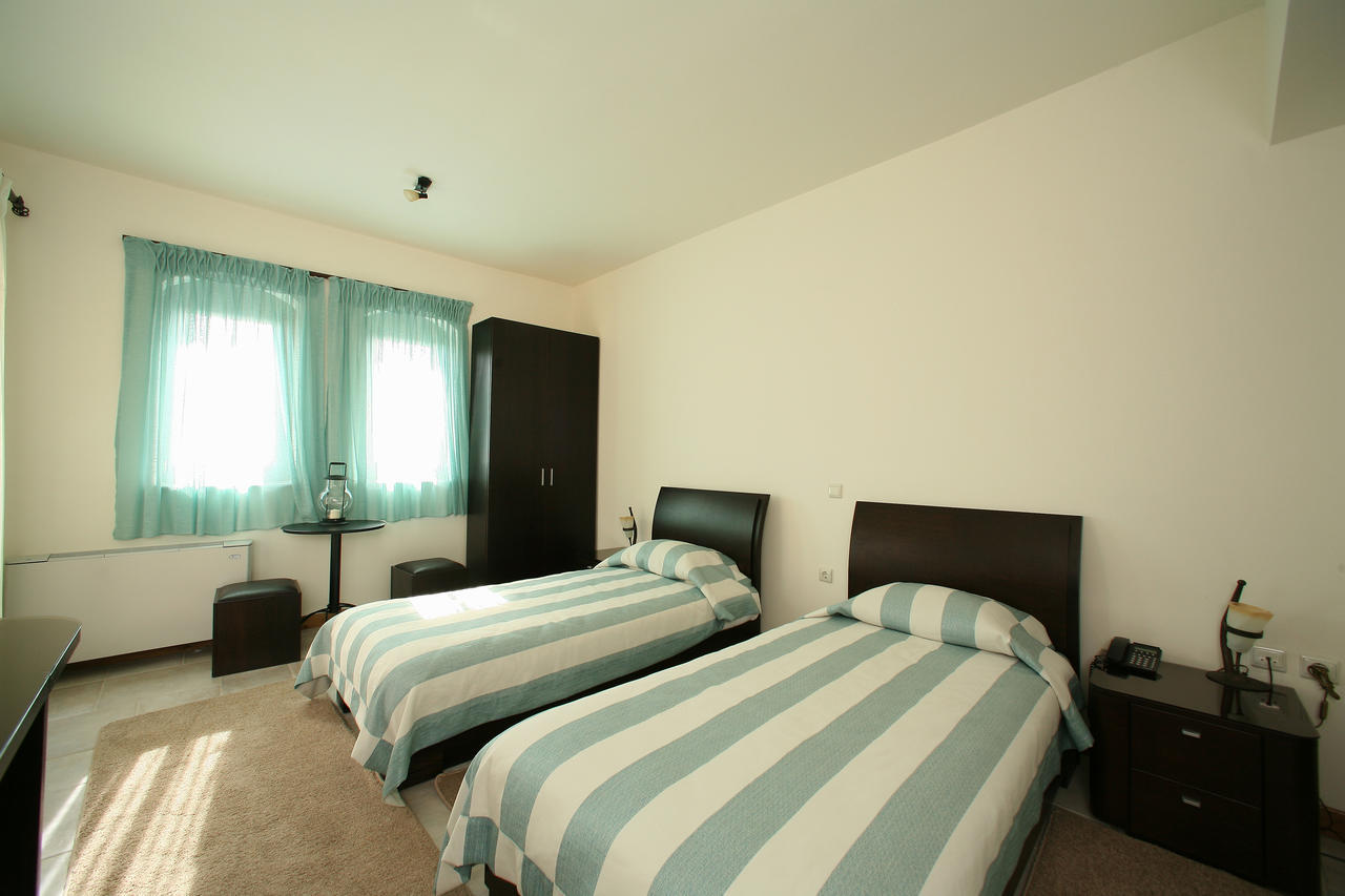 Hotel Arhontiko Parnona Karyes Pokój zdjęcie